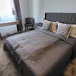 N Hotel *
